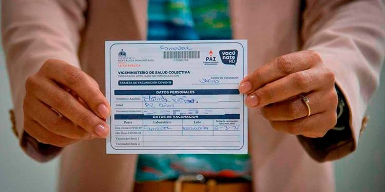 Bancos pedirán tarjeta de vacunación de este lunes