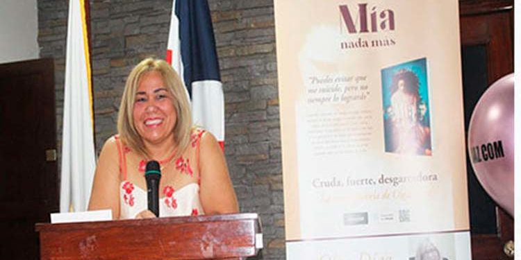 Escritora Olga Díaz pone en circulación en Ocoa su más reciente obra “Mía nada más”