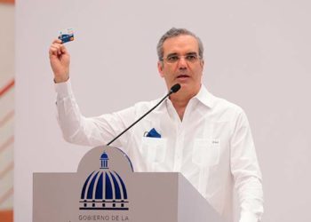 Presidente Abinader anuncia Entrega Tarjeta Bono Navideño que beneficiará a Un millón 700 mil familias