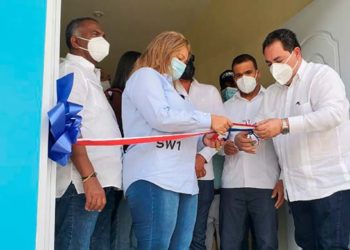 Los Corozos recibe centro de salud; Gobernadora dice la salud no es un lujo sino una obligación