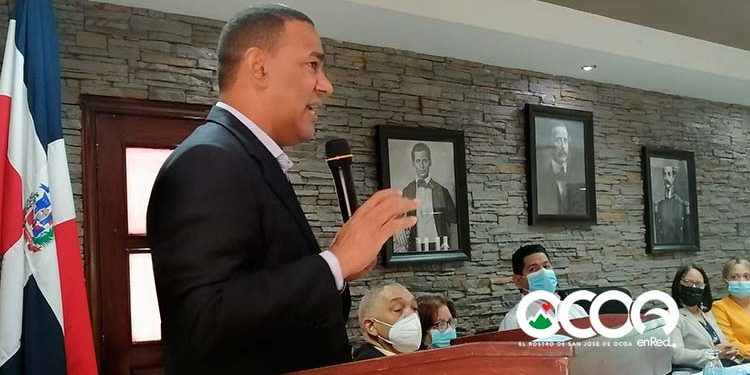 José Manuel Arias  dicta conferencia  “La Constitución dominicana: orígenes y reformas”