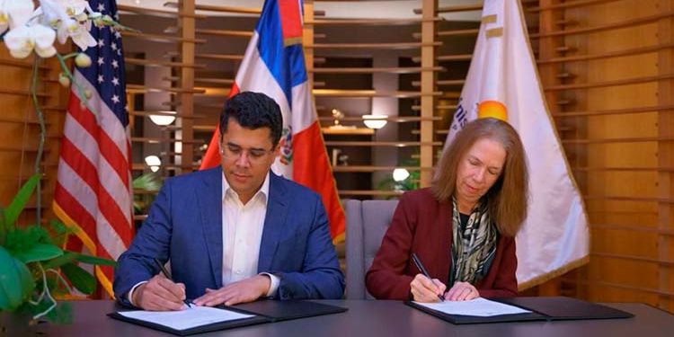 Ministro de Turismo refuerza mercados de Chicago y Orlando con agencias de viajes, líneas aéreas y tour operadores.