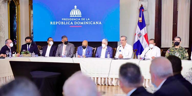 Abinader y liderazgo nacional abordan medidas ante crisis de Haití