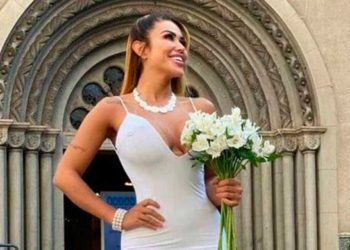 Modelo se casa con ella misma y se ‘divorcia’ a los 90 días porque ha conocido a otra persona