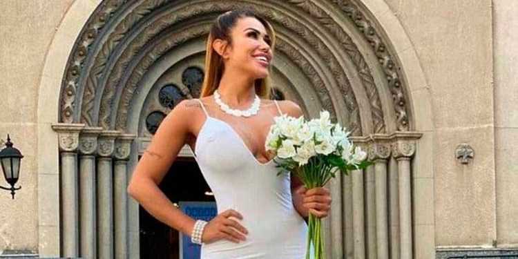 Modelo se casa con ella misma y se ‘divorcia’ a los 90 días porque ha conocido a otra persona