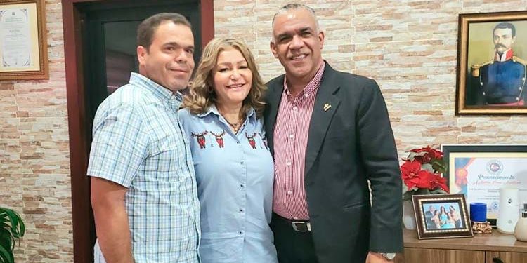 Gobernadora y alcaldes destacan acuerdos ponen fin al conflicto del vertedero El Pinar