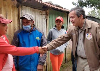 Ministro de Medio Ambiente visita campesinos de Valle Nuevo-Ocoa; promete transformar sus vidas