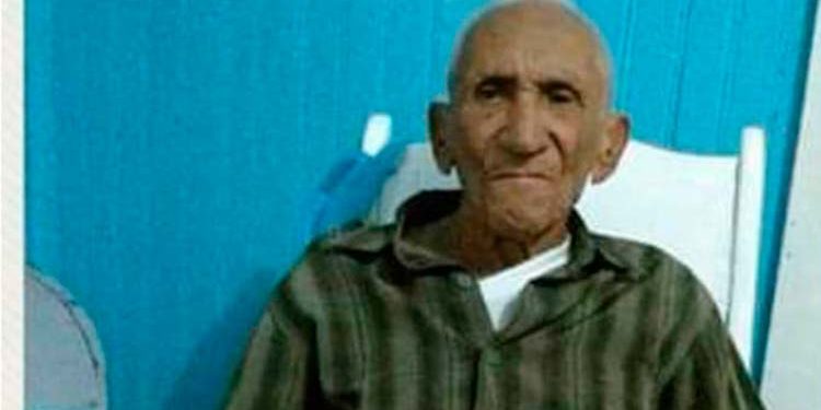 Sepultan restos padre presidente de ADESJO