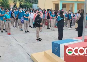 Maestros y estudiantes se reintegran a clases presenciales en Ocoa