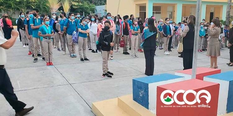 Maestros y estudiantes se reintegran a clases presenciales en Ocoa