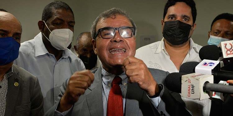 Presidente Colegio Médico Dominicano llama a padres enviar sus hijos a la escuela