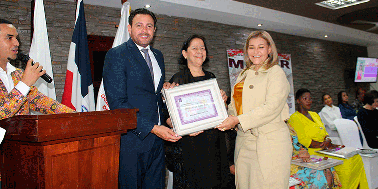 Reconocen 20 mujeres ocoeñas en el Día Internacional de la Mujer