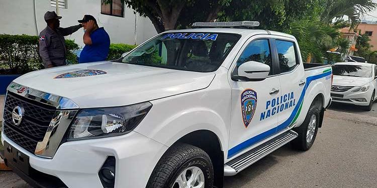 VIDEO: Policía entrega camioneta y motocicletas en Ocoa