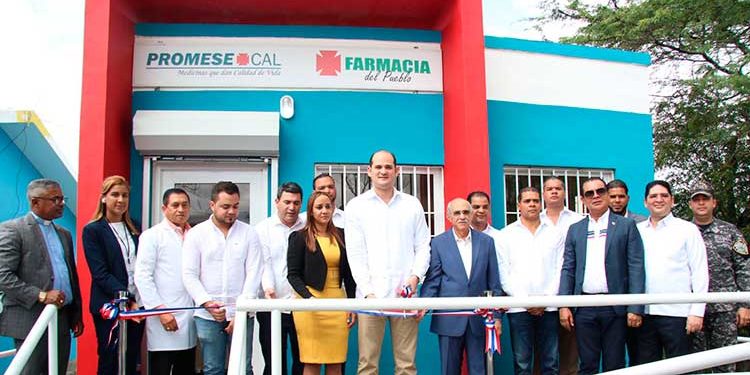 Promese/cal amplia a 600 las Farmacias del Pueblo en todo el país, entrega tres en Valverde