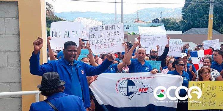 Profesores ocoeños paralizan la docencia en reclamo de aumento de salario