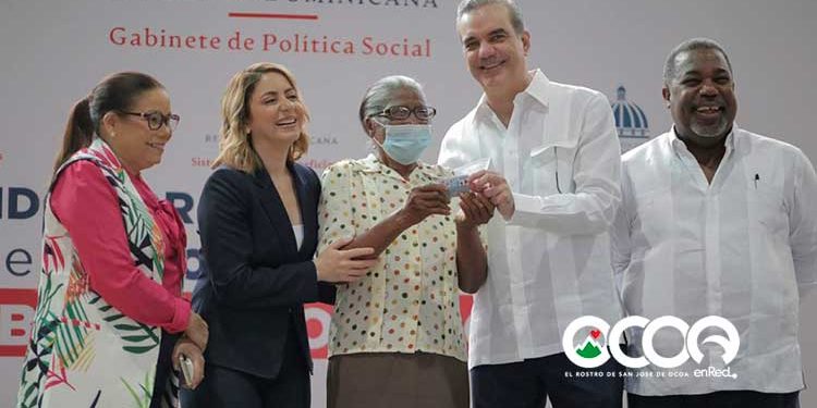 Gobierno inicia entrega de 300 mil nuevas tarjetas del programa social Supérate