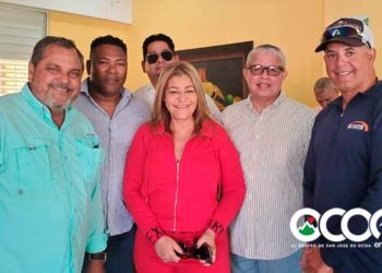 Comisionado de béisbol y exjugador MLB supervisan estadios en Ocoa