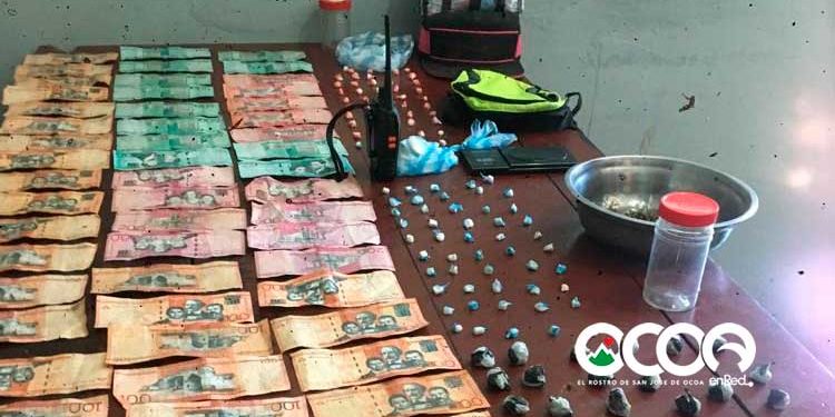 Ocupan 190 porciones de presuntas drogas y dinero efectivo en Rancho Arriba