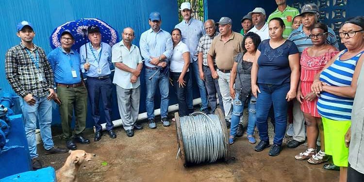 Buscan solución para que La Ciénaga reciba agua permanente