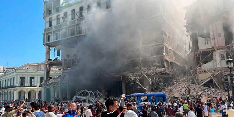 Aumentan a 22 muertos por derrumbe hotel en Cuba
