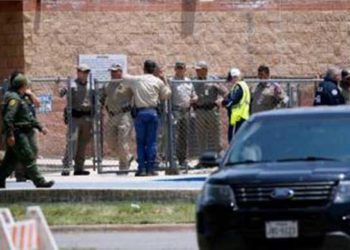 Mueren 18 niños y 3 adultos en  tiroteo en escuela en Texas