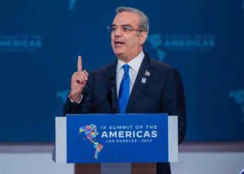 Abinader en la Cumbre de Las Américas: «RD no puede cargar sola con los problemas de Haití»