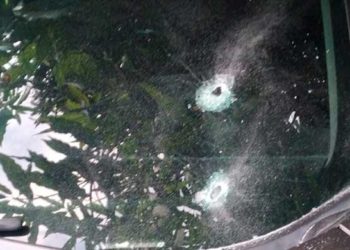 Tirotean vehículo fiscal del municipio Rancho Arriba