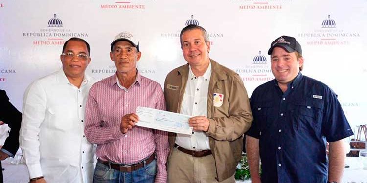 Medio Ambiente inicia indemnización de 79 de los 315 agricultores de Valle Nuevo-Constanza