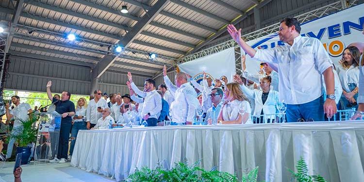 PRM juramenta alcaldes de Ocoa, Nizao y Naranjal; y decenas de dirigentes