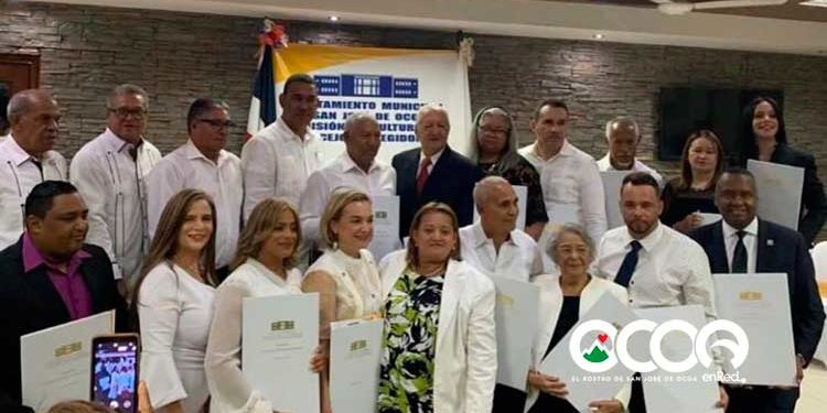 Una noche histórica para Ocoa; reconocen escritores y gestores culturales ocoeños