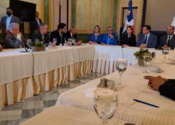 Gobierno y Colegio Médico olvidan los empujones y arriban acuerdo