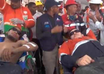 Mineros rescatados están en buen estado de salud y de ánimo