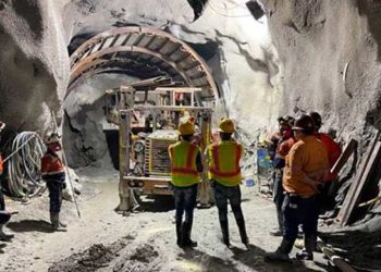 Túnel construido para rescatar a los mineros avanza un 80%