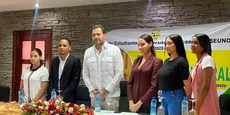 ASEUNO arriba a sus 52 años; dedica Semana Cultural a Aneudy Ortiz Sajiún