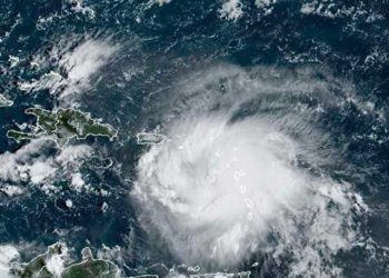 Fiona se convierte en huracán; Ocoa en alerta amarilla