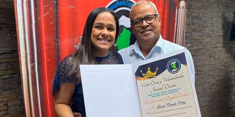 Ocoeña recibe título Master Internacional en Gestión Universitaria en España