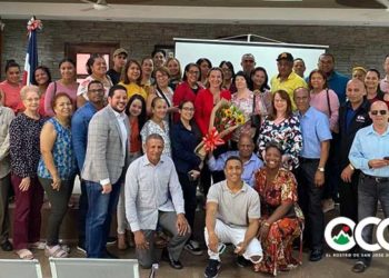 Darys Estrella lleva a su pueblo la conferencia ¿Cómo Alcanzar tu Libertad Financiera?