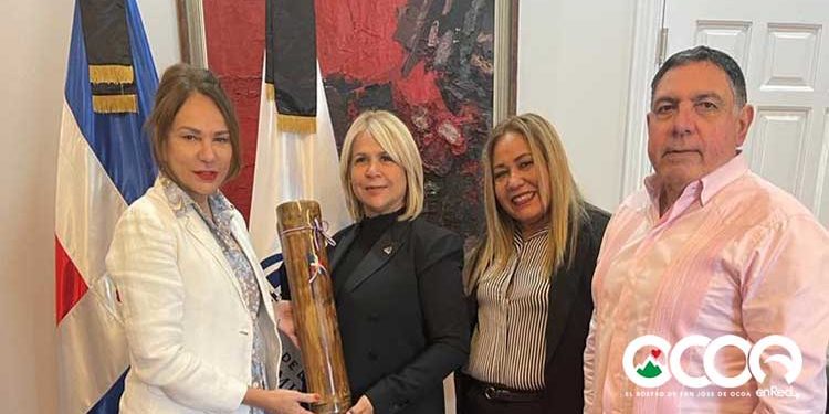 Directora provincial de Cultura sostiene encuentro con ministra Milagros