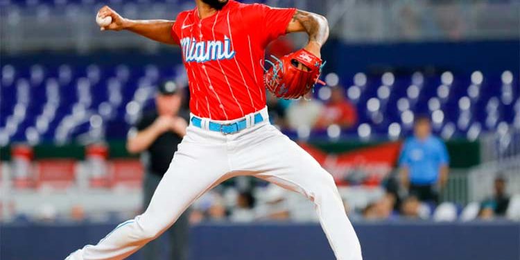 Dominicano Sandy Alcántara gana el Cy Young de Liga Nacional de forma unánime