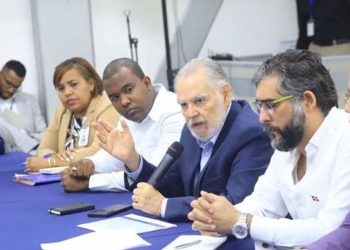 Familias Valle Nuevo- Ocoa serán reubicadas en Azua; MA socializa pago a productores