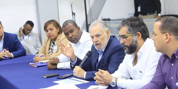 Familias Valle Nuevo- Ocoa serán reubicadas en Azua; MA socializa pago a productores