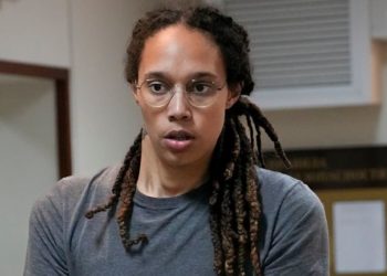 Rusia libera a la basquetbolista Brittney Griner en intercambio por un traficante de armas con EE.UU.