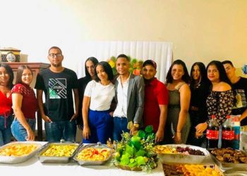 ASEUNO celebra compartir navideño