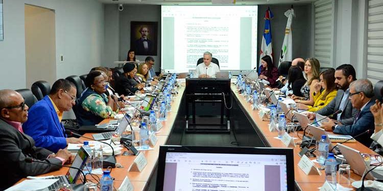 CNSS aumenta 50 % cobertura de internamiento y 20 % a médicos para procedimientos