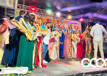 23, 456 personas   presenciaron en vivo coronación Reina, Rey y su Corte fiestas patronales Ocoa