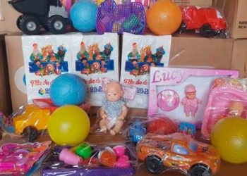 Entregan juguetes a niños de diferentes barrios de La Ciénaga