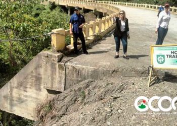 Gobierno intervendrá deterioro puente curvo de Las Malaguetas, gobernadora supervisa plan asfalto en Nizao