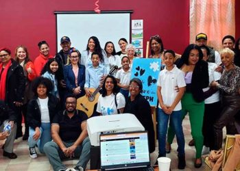 Dominicana Priscila Luna realiza charla dinámica sobre el autismo