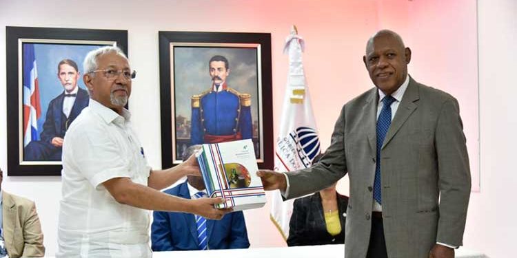 Ministerio de Educación recibe primera partida de libros de textos para ser utilizados en el próximo año escolar