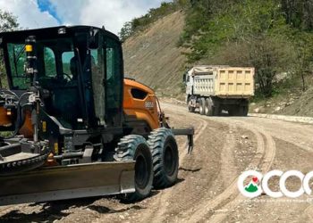 Gobernación dice equipos llevan 10 días trabajando carretera El Pinar; acusa oposición impedir trabajos